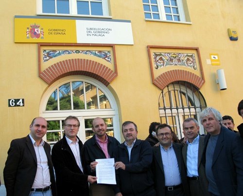 Alcaldes y portavoces socialistas exigen a Rajoy un plan de empleo como los de Extremadura y Canarias