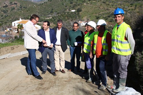 Los delegados del Gobierno andaluz en Mlaga y Medio Ambiente visitan lora 