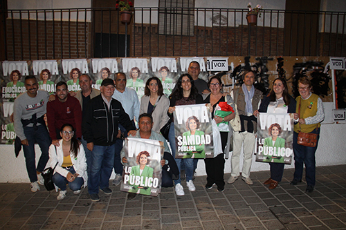 Pegada carteles inicio campa�a Elecciones Andaluzas 2026